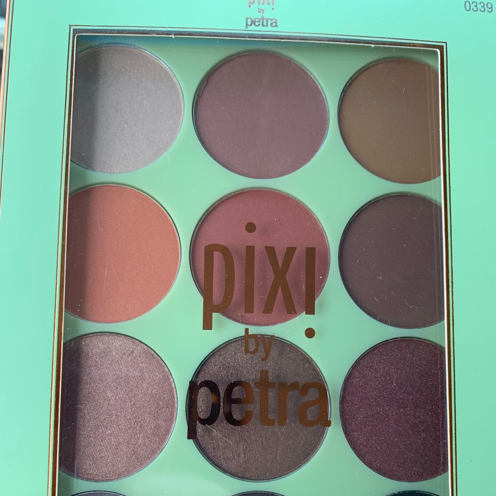 Pixi by Petra eyeshadow